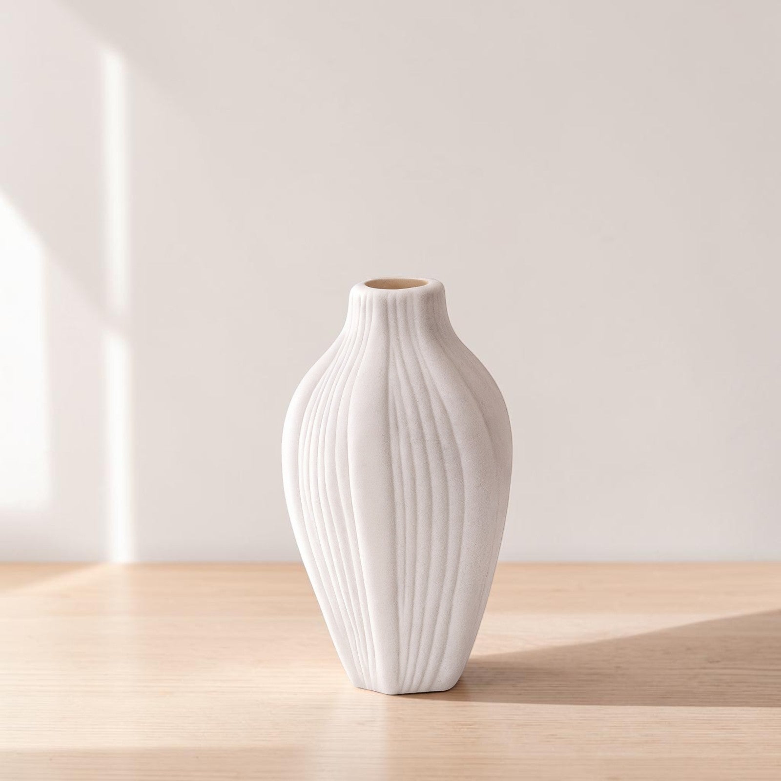 Aeris Home – Sculptural Vase Collection